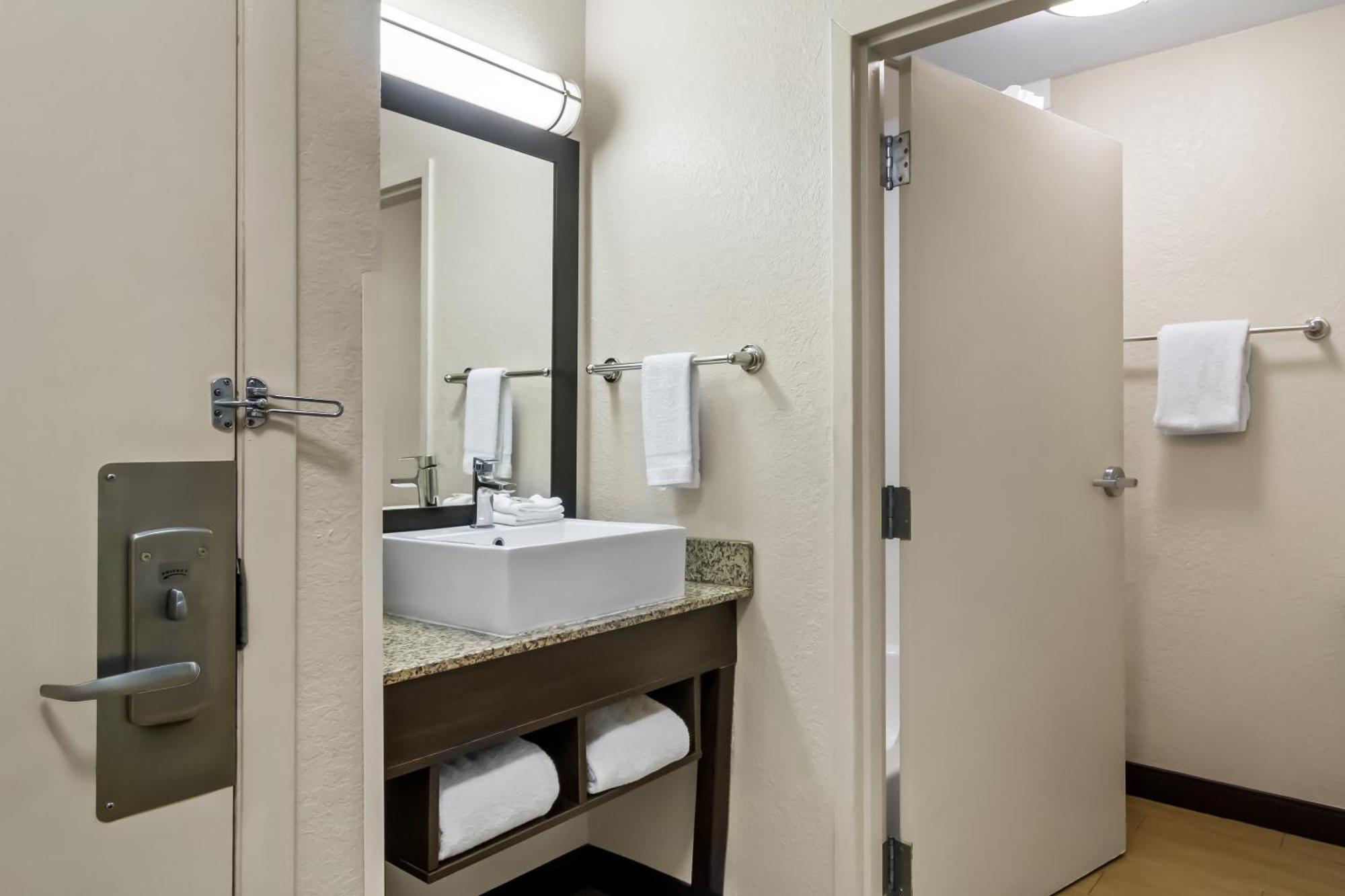 Red Roof Inn Plus+ Jacksonville - Southpoint Екстер'єр фото