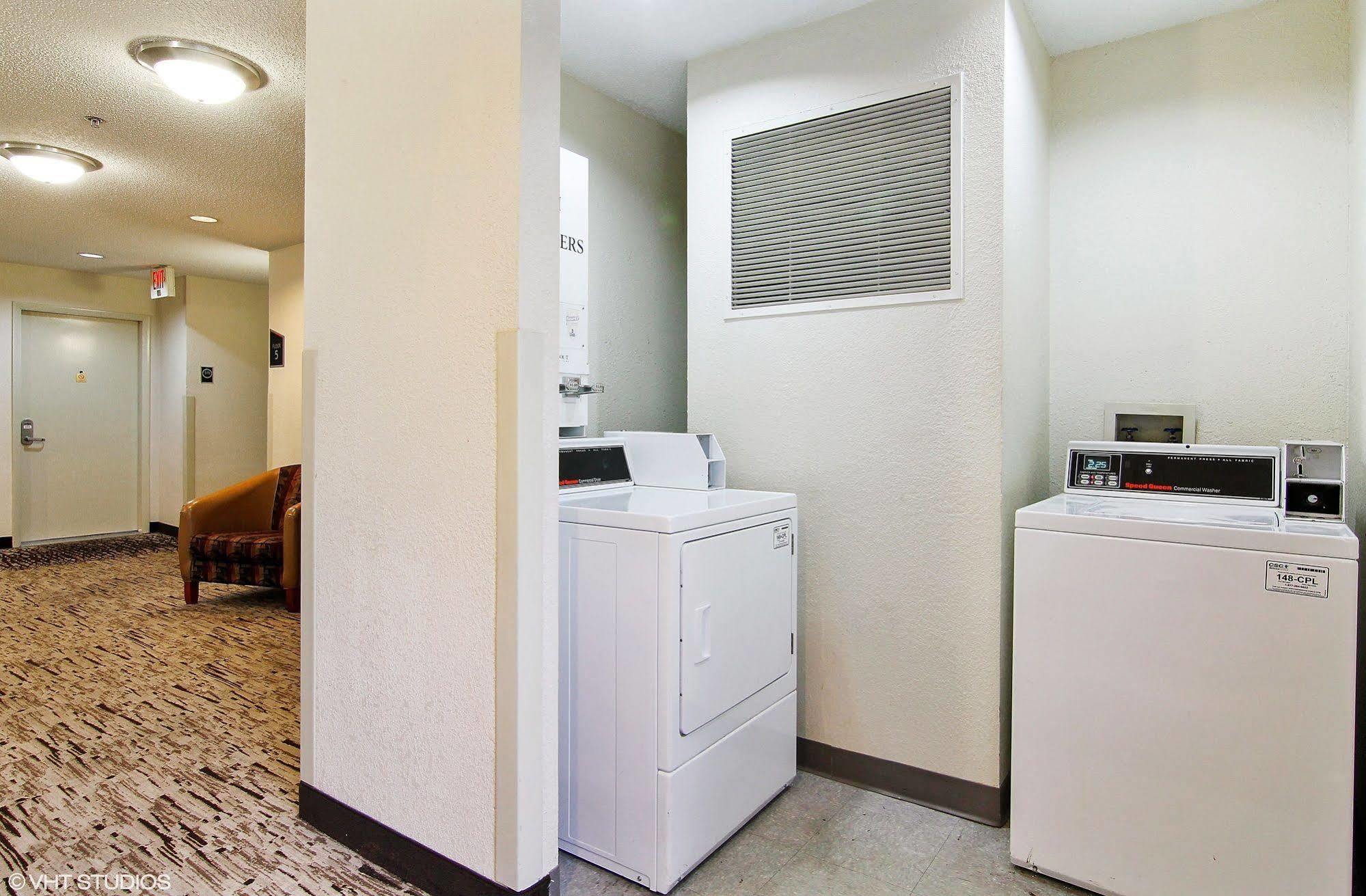 Red Roof Inn Plus+ Jacksonville - Southpoint Екстер'єр фото